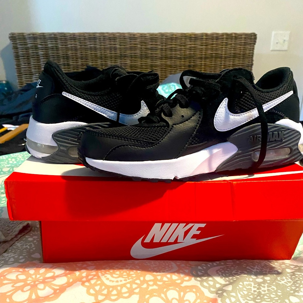 Brand New W Nike air max Excee